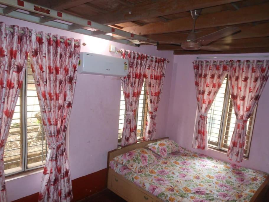 Runnin Airport - Homestay Gurpur Exterior photo