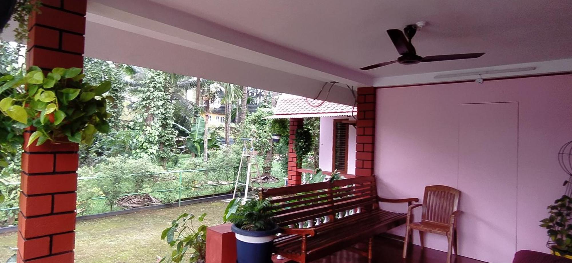 Runnin Airport - Homestay Gurpur Exterior photo
