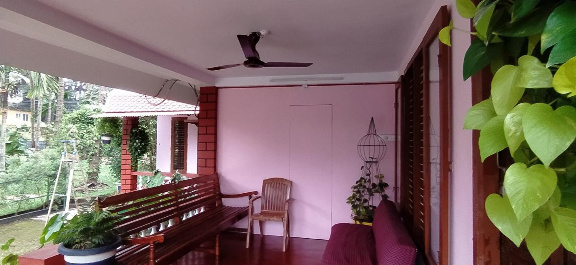 Runnin Airport - Homestay Gurpur Exterior photo