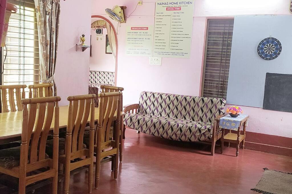 Runnin Airport - Homestay Gurpur Exterior photo
